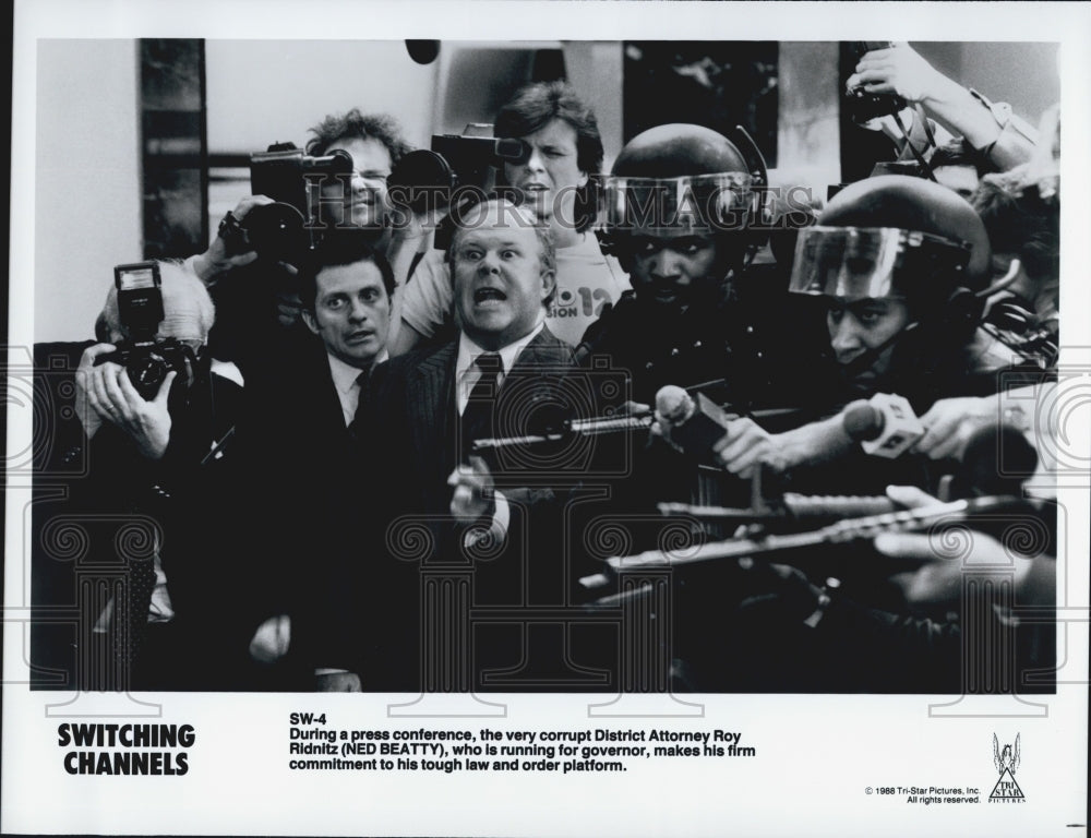 1988 Press Photo Ned Beatty In "Switching Channels" - Historic Images
