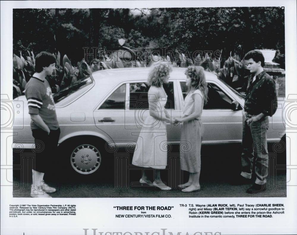1987 Press Photo Blair Tefkin, Kerri Green, Charlie Sheen in "Three for Road" - Historic Images
