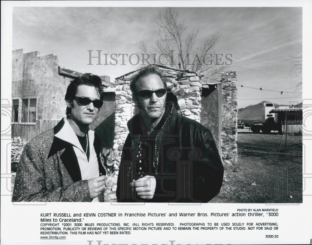 2001 Press Photo Kurt Russell, Kevin Costner "3000 Miles to Graceland" - Historic Images