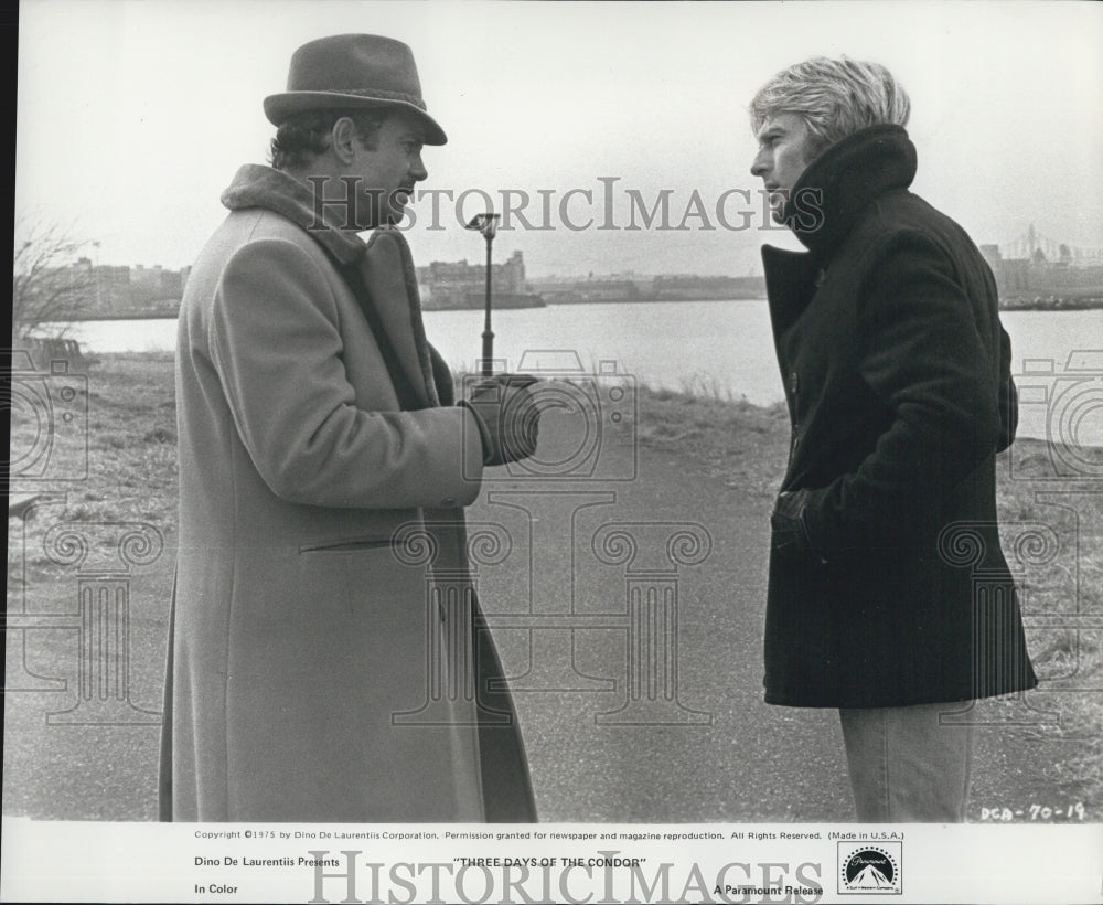 1975 Press Photo Robert Redford, Cliff Robertson &quot;Three Days of the Condor&quot; - Historic Images