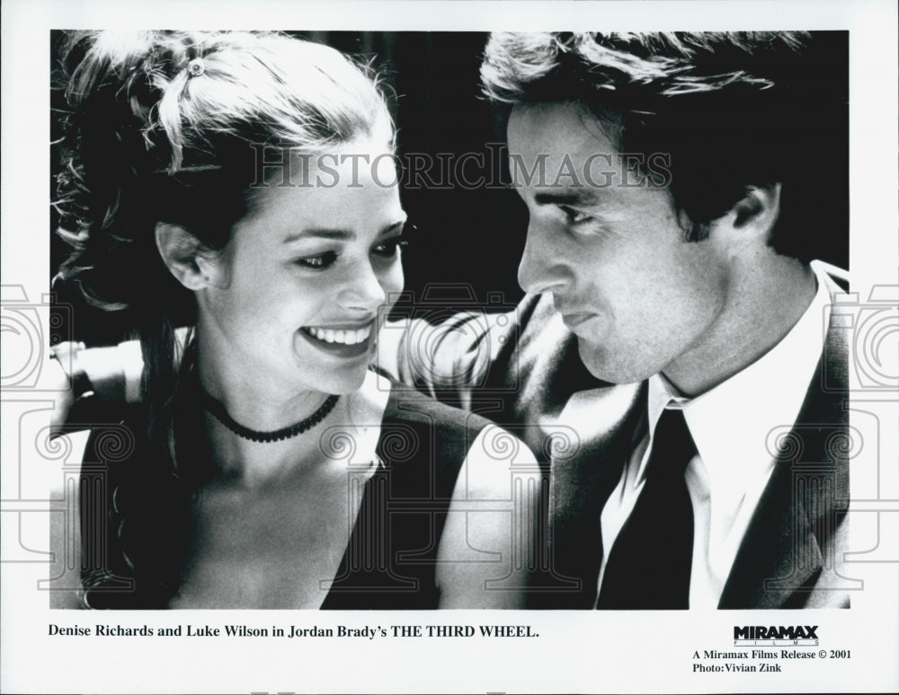 2001 Press Photo "The Third Wheel" Denise Richards Luke Wilson - Historic Images