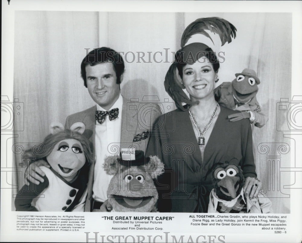1981 Press Photo Charles Grodin and Diana Rigg in "The Great Muppet Caper" - Historic Images