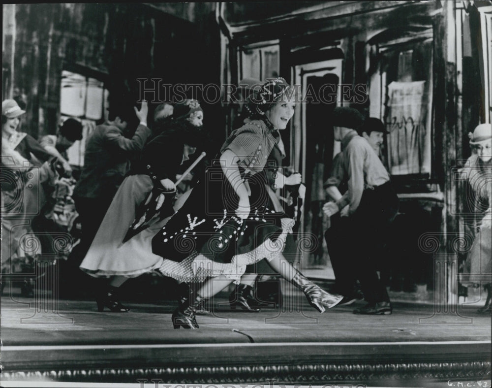 1969 Press Photo Actress Petula Clark in &quot;Goodbye Mr. Chips&quot; Film - Historic Images