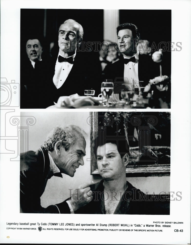 1994 Press Photo Actor Tommy Lee Jones, Robert Wuhl in "Cobb" Film - Historic Images