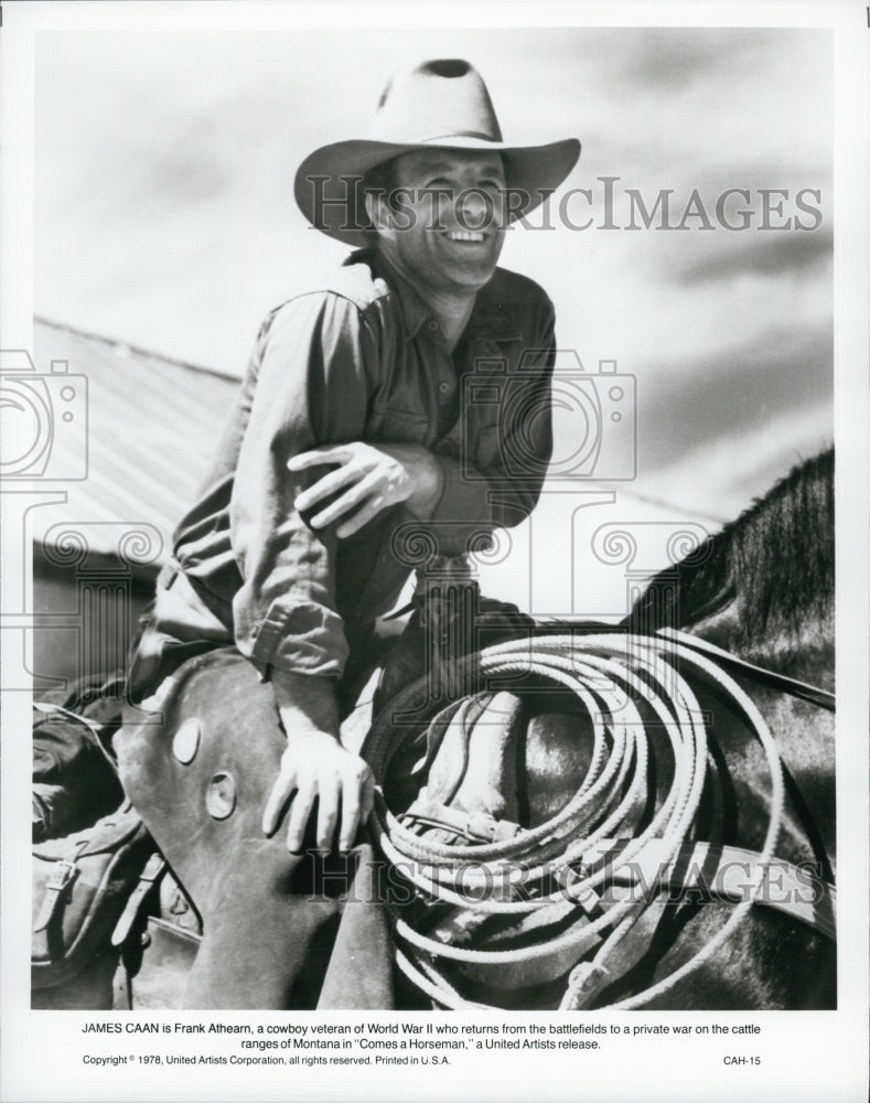 1978 Press Photo James Caan in &quot;Comes A Horseman&quot; - Historic Images