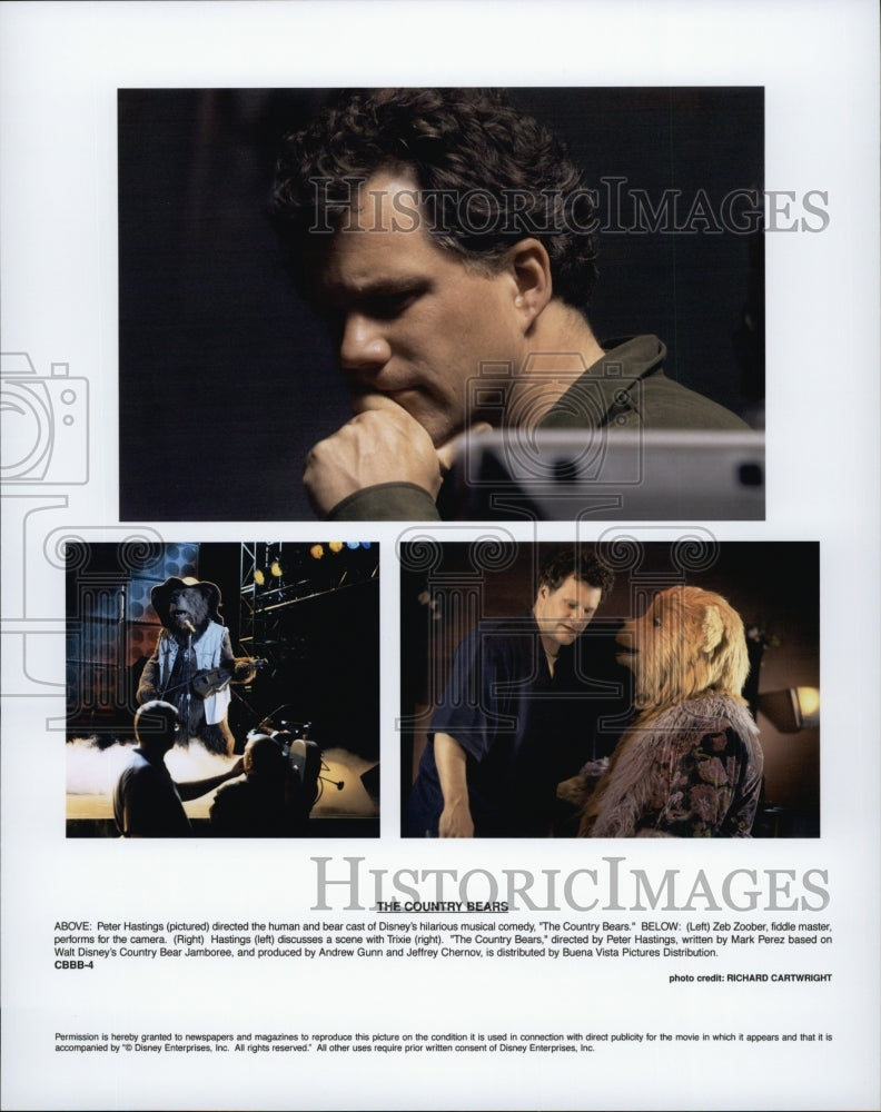 2002 Press Photo Director Peter Hastings in "The Country Bears" - Historic Images