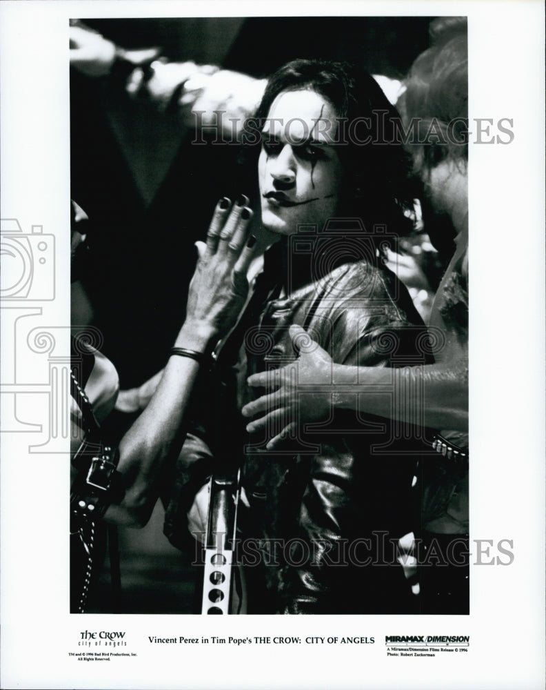1996 Press Photo Vincent Perez in "The Crow: City of Angels" - Historic Images