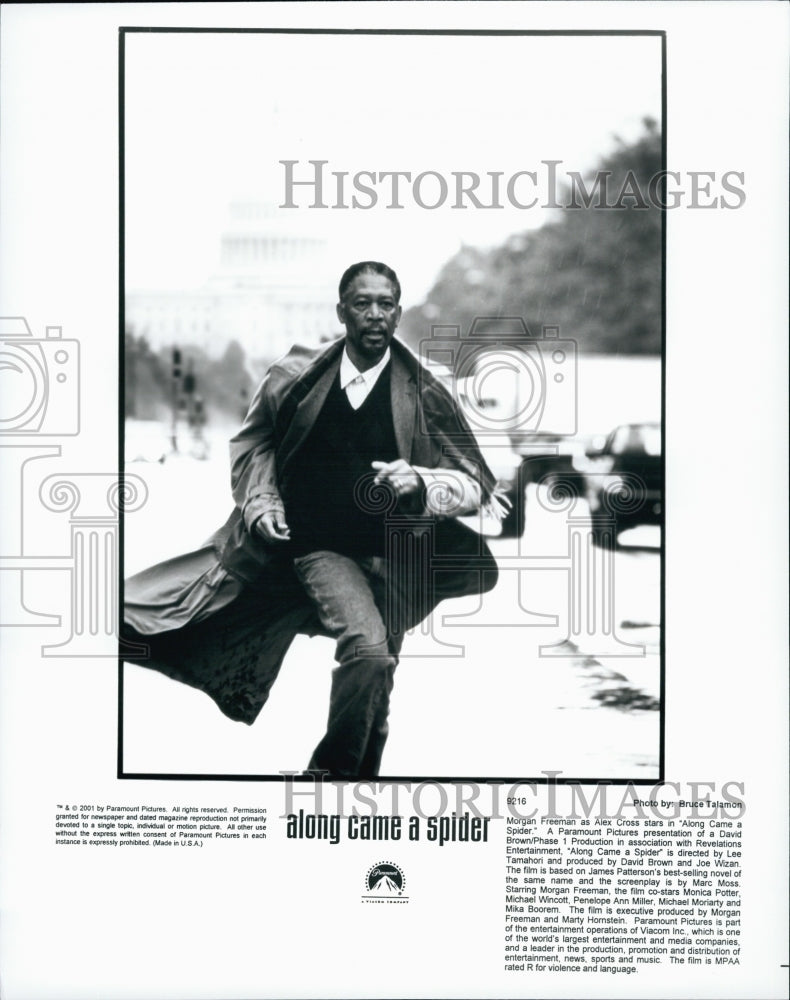 2001 Press Photo Actor Morgan Freeman in "Along Came A Spider" - DFPG55063 - Historic Images