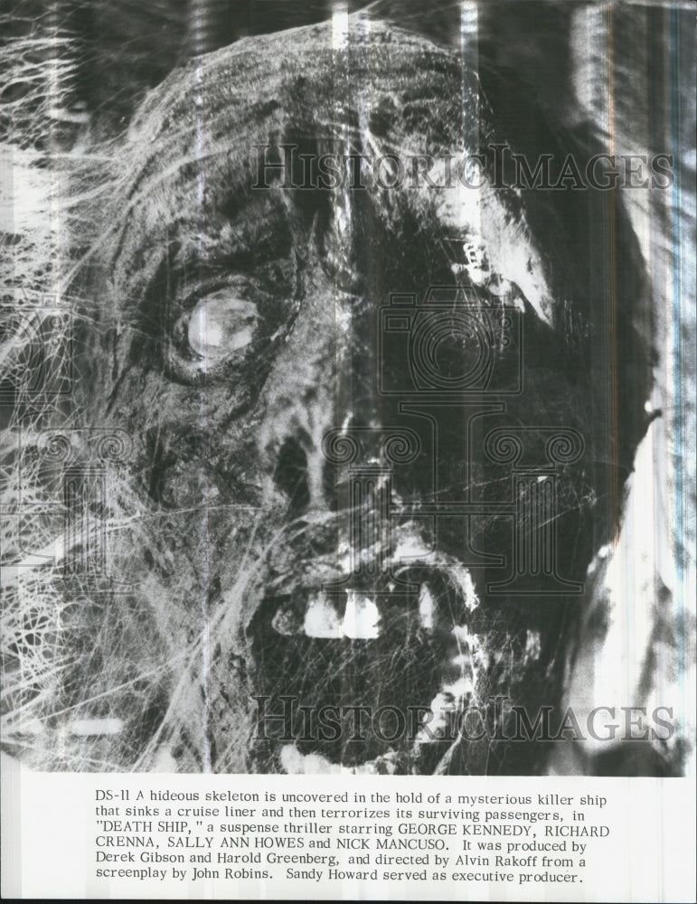 1980 Press Photo Scene From Horror Film "Death Ship" Starring George Kennedy - Historic Images