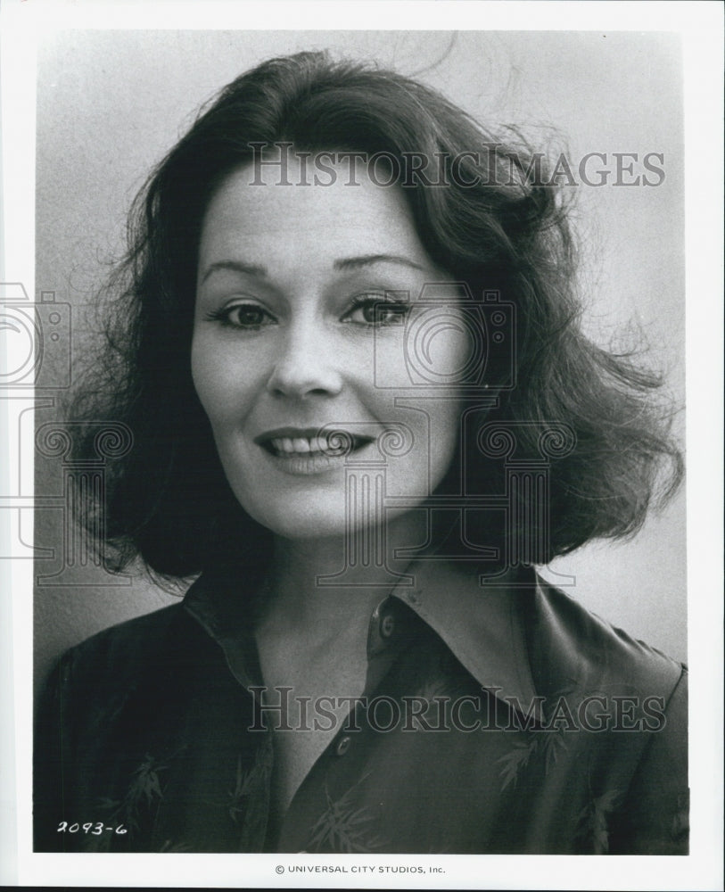 1977 Press Photo Actress Marj Dusay Starring In Biographical Film "MacArthur" - Historic Images