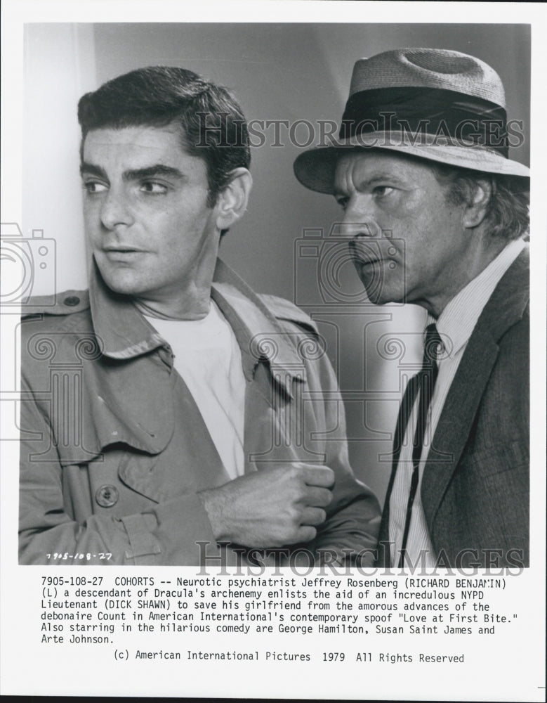 1979 Press Photo Richard Benjamin and Dick Shawn in &quot;Love at First Bite&quot; - Historic Images