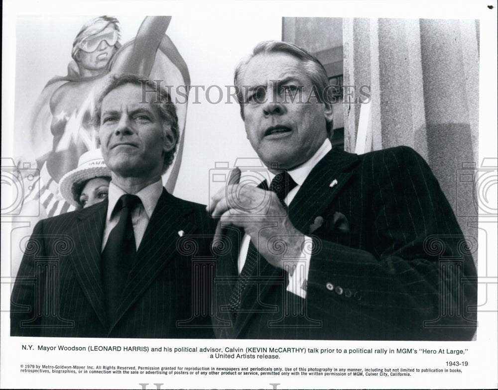 1979 Press Photo Actor Leonard, Kevin McCarthy in &quot;Hero At Large&quot; Film - Historic Images