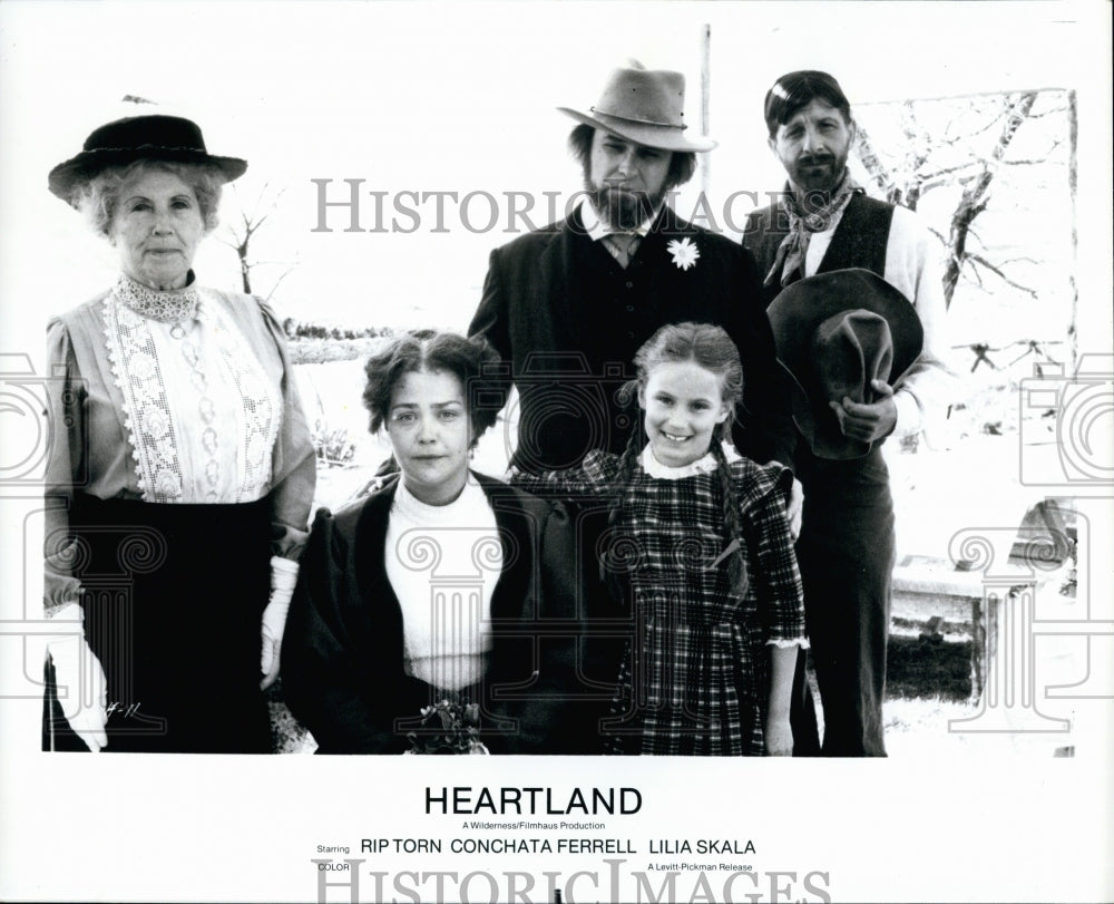 1979 Press Photo Cast of "Heartland" Film w Actor Rip Torn, Conchata Ferrell - Historic Images