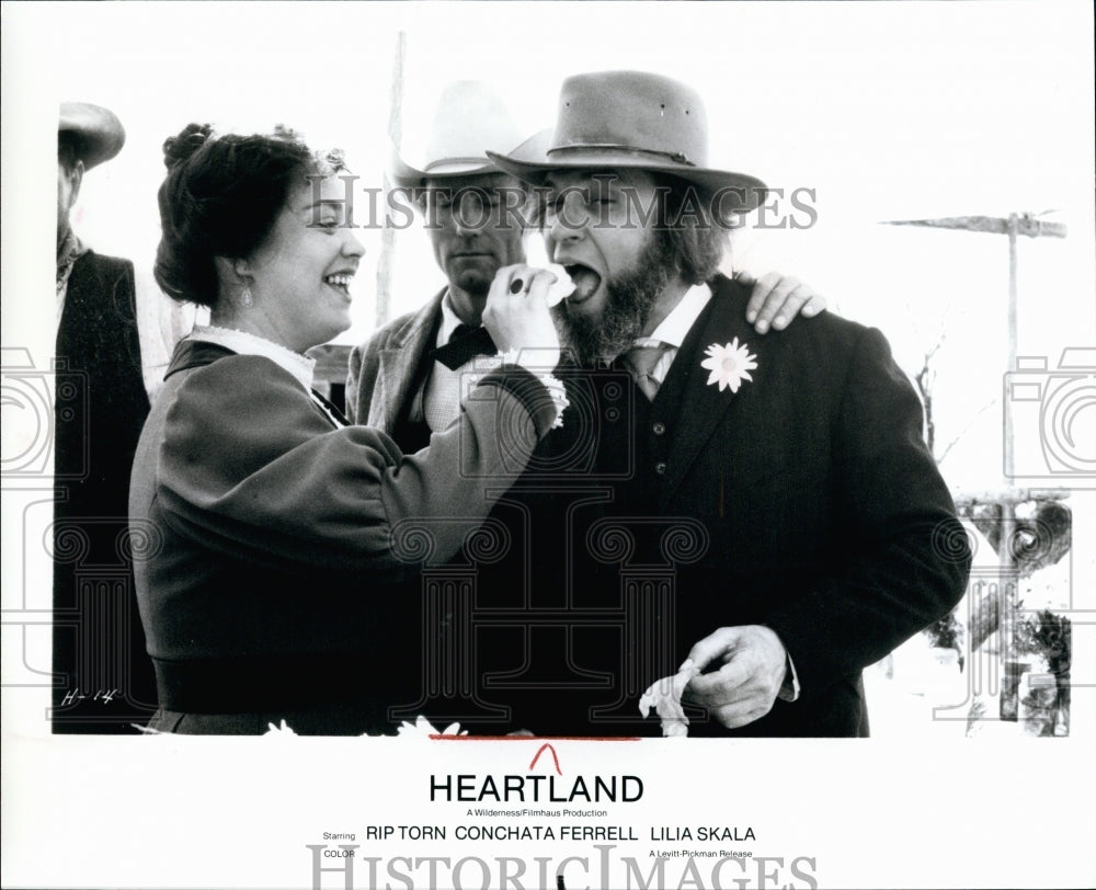1979 Press Photo Actress Conchata Ferrell, Rip Torn in "Heartland" Film - Historic Images