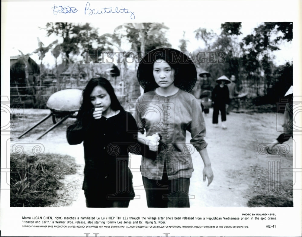 1993 Actress Joan Chen, Hiep Thi Le in &quot;Heaven and Earth&quot; Film-Historic Images