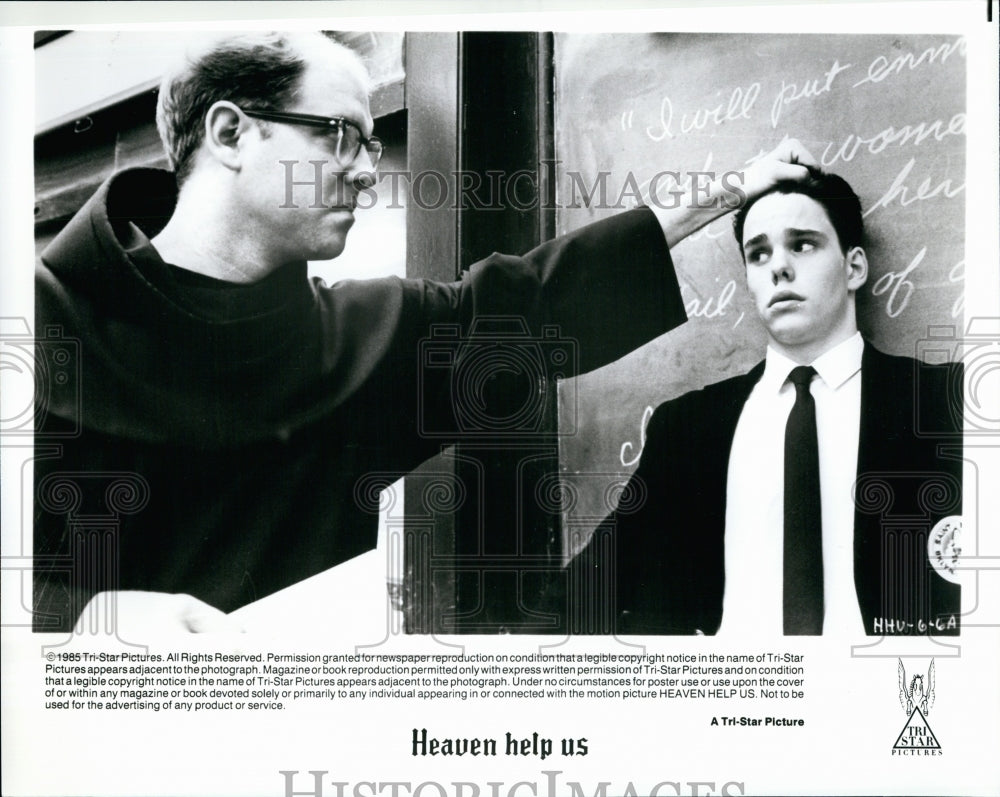 1985 Press Photo Actor Kevin Dillon, Jay Patterson in "Heaven Help Us" Film - Historic Images