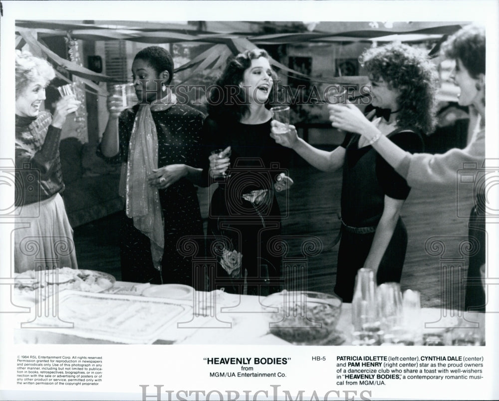 1984 Press Photo Patricia Idlette, Cynthia Dale & Pam Henry In "Heavenly Bodies" - Historic Images