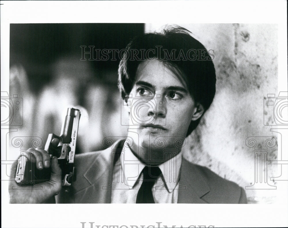 1987 Press Photo Kyle MacLachlan in a scene from the film The Hidden - Historic Images