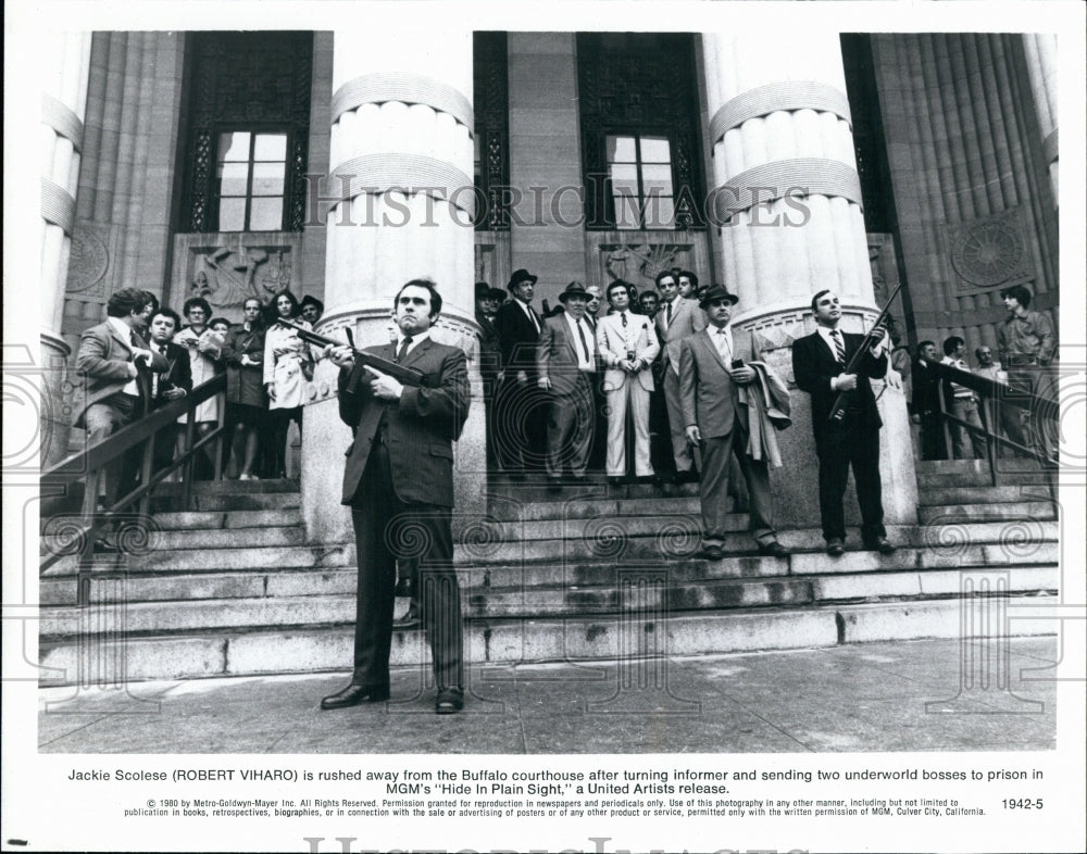 1980 Press Photo Actor Robert Viharo Hide In Plain Sight United Artists - Historic Images