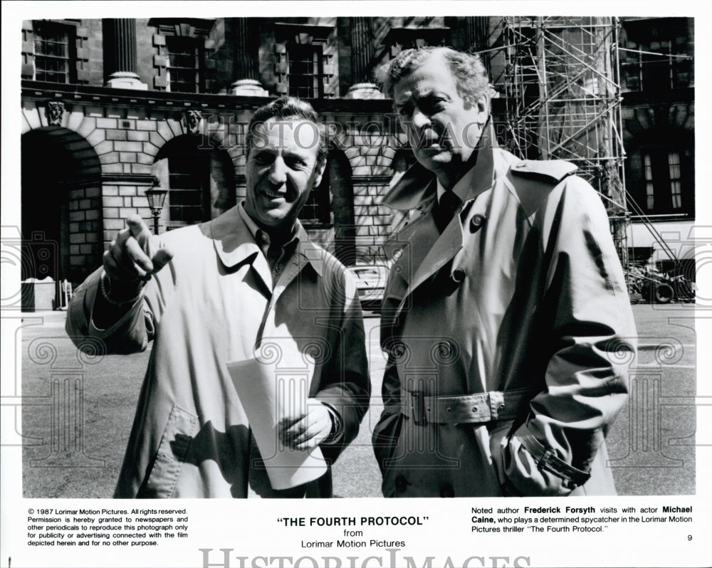 1987 Press Photo Author Fredrick Forsyth Actor Michael Caine The Fourth Protocol - Historic Images