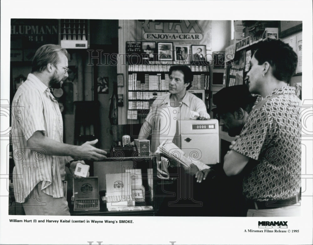 1995 Press Photo William Hurt &amp; Harvey Keitel in the film Smoke - Historic Images