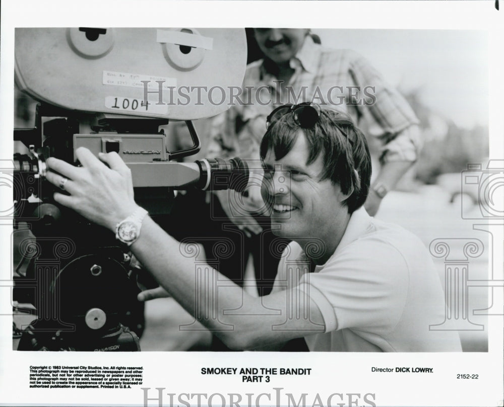 1983 Press Photo Dick Lowry Directs Scene From &quot;Smokey And The Bandit Part 3&quot; - Historic Images