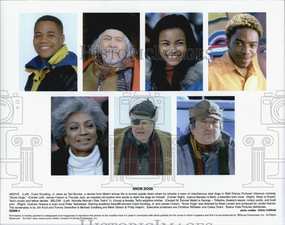 2002 Press Photo Actors Cuba Gooding Jr. And James Coburn In Movie "Snow Dogs" - Historic Images