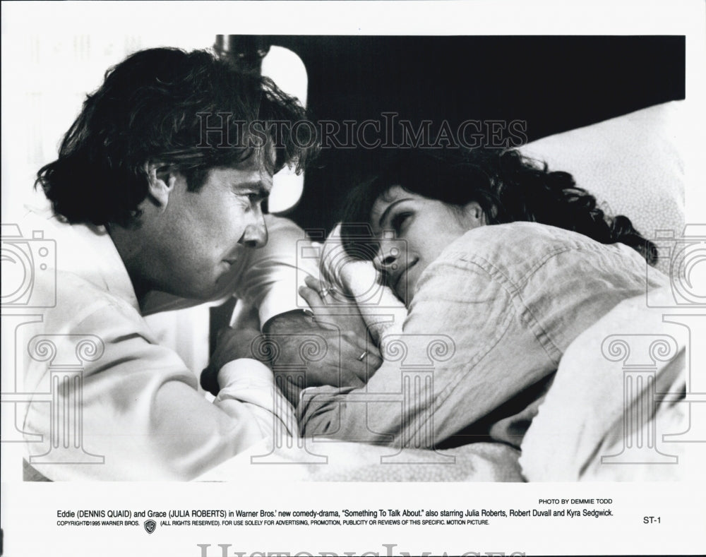 1995 Press Photo Dennis Quaid And Julia Roberts In &quot;Something To Talk About&quot; - Historic Images