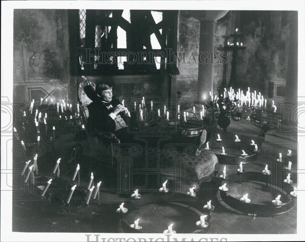 Press Photo Actor Michael York Appears In Scene From Movie - Historic Images