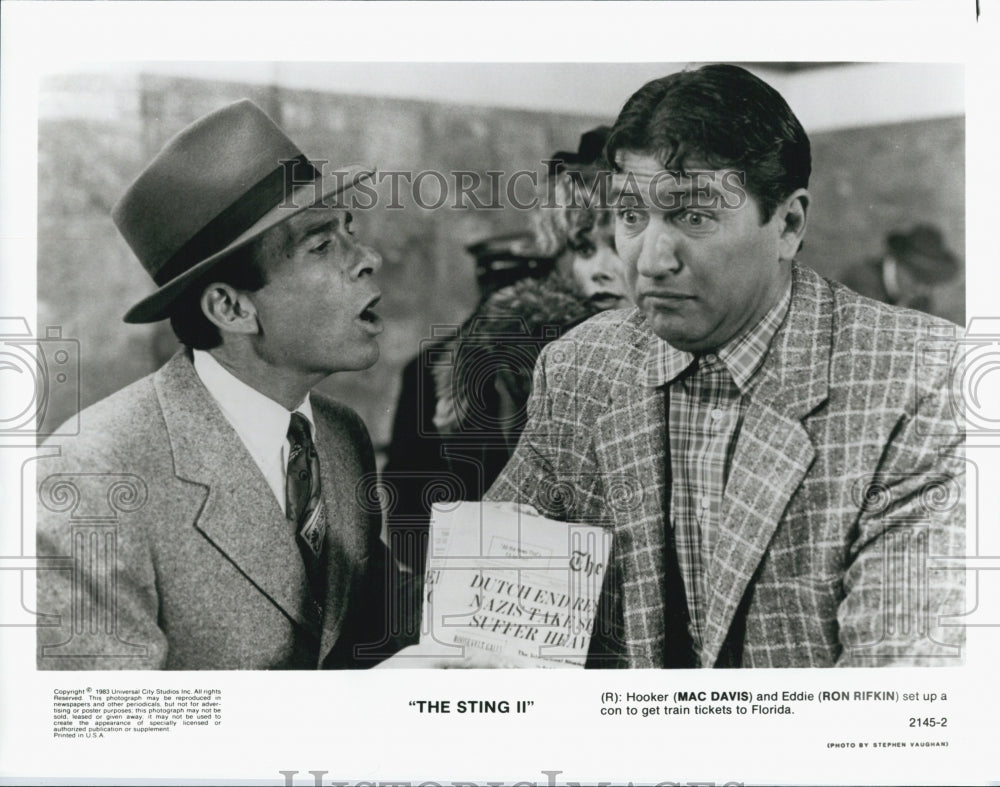 1983 Press Photo Actors Mac Davis And Ron Rifkin Star In Movie "The Sting II" - Historic Images