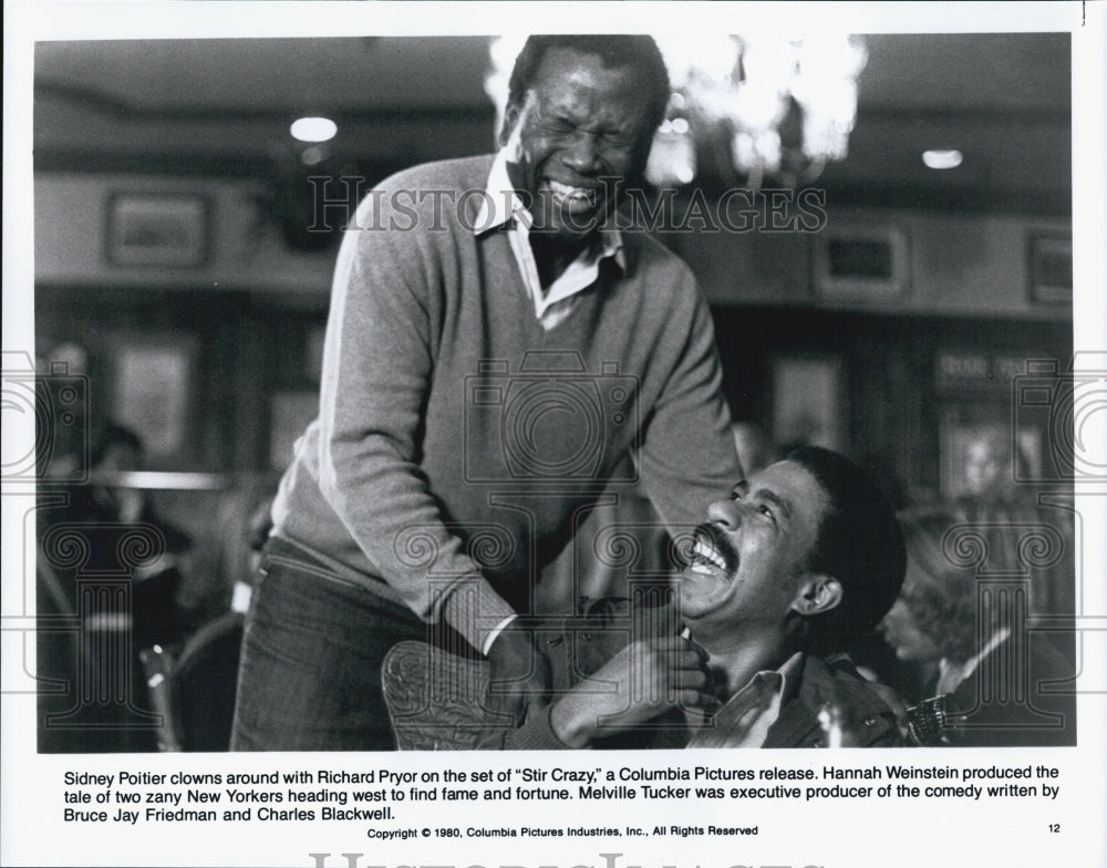 1980 Press Photo Sidney Poitier and Richard Pryor in a scene from Stir Crazy - Historic Images