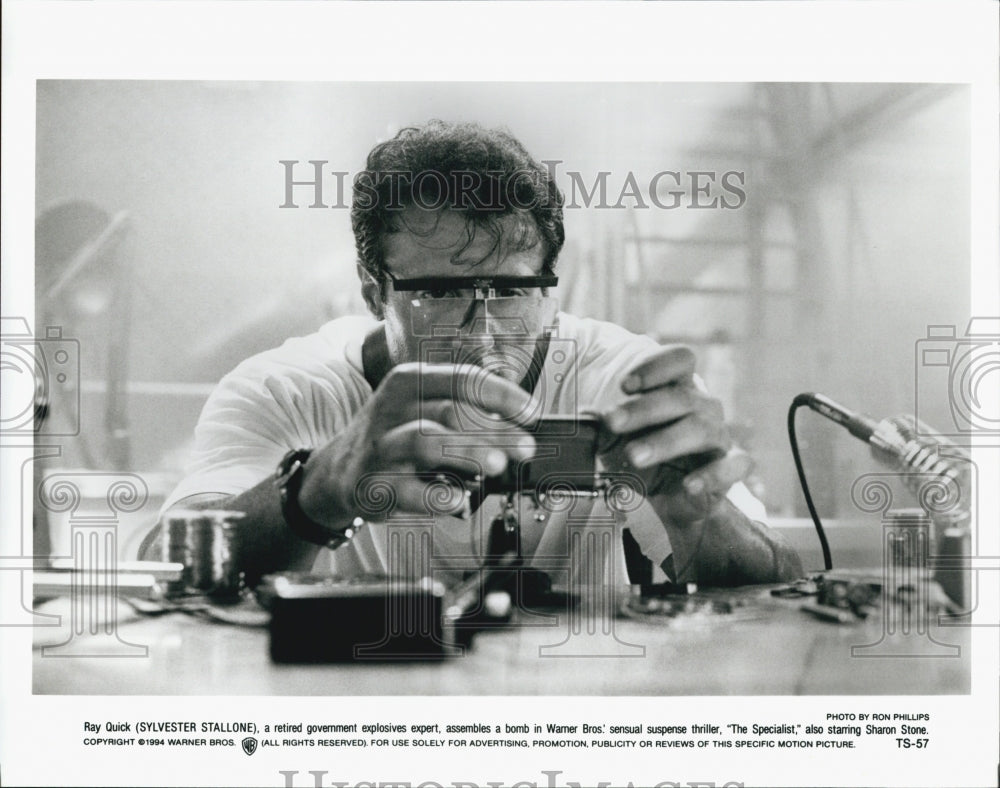 1994 Press Photo Actor Sylvester Stallone in &quot;The Specialist&quot; Film - DFPG59443 - Historic Images