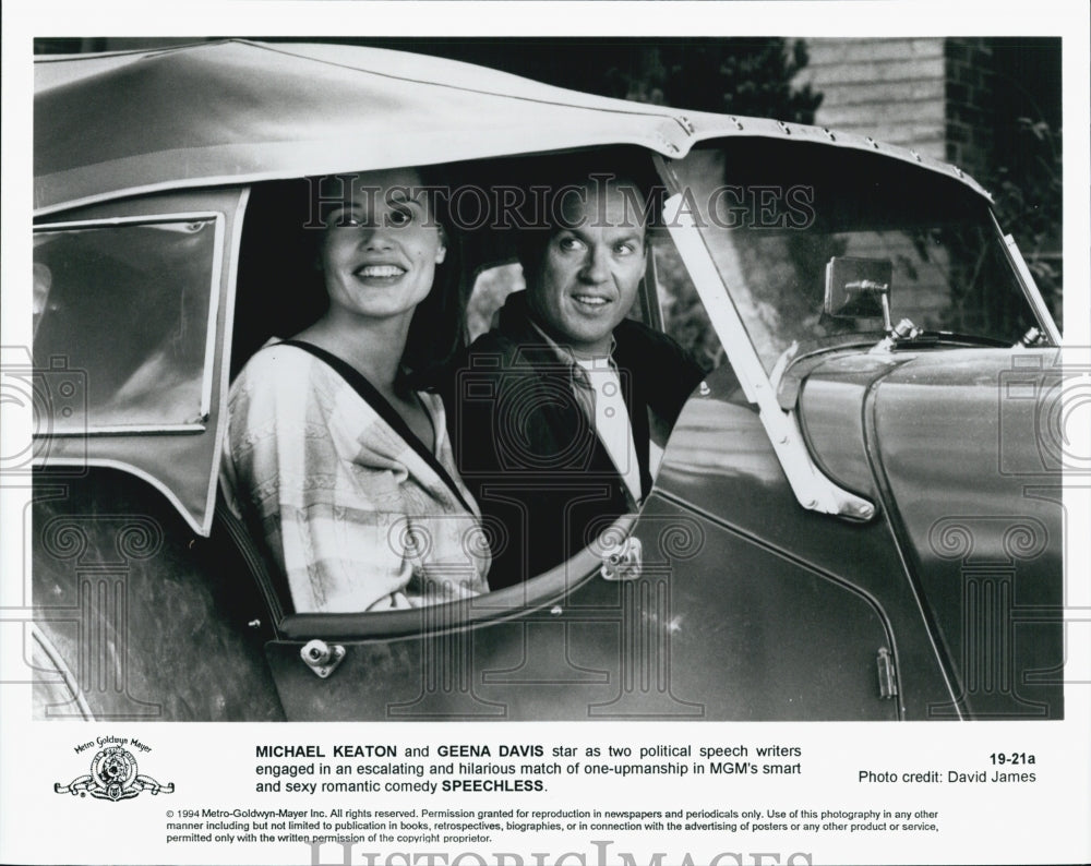 1994 Press Photo Actress Geena Davis, Michael Keaton in "Speechless" Film - Historic Images