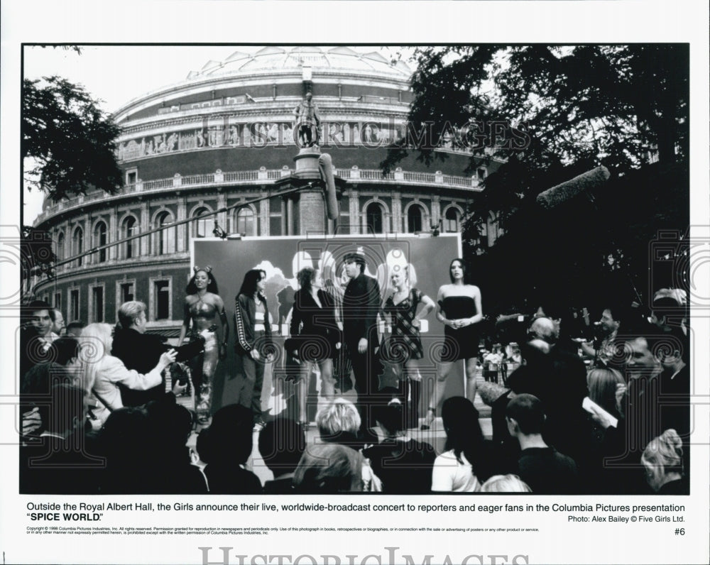 1998 Press Photo Girls Announce Concert Columbia Pictures Release Spice World - Historic Images