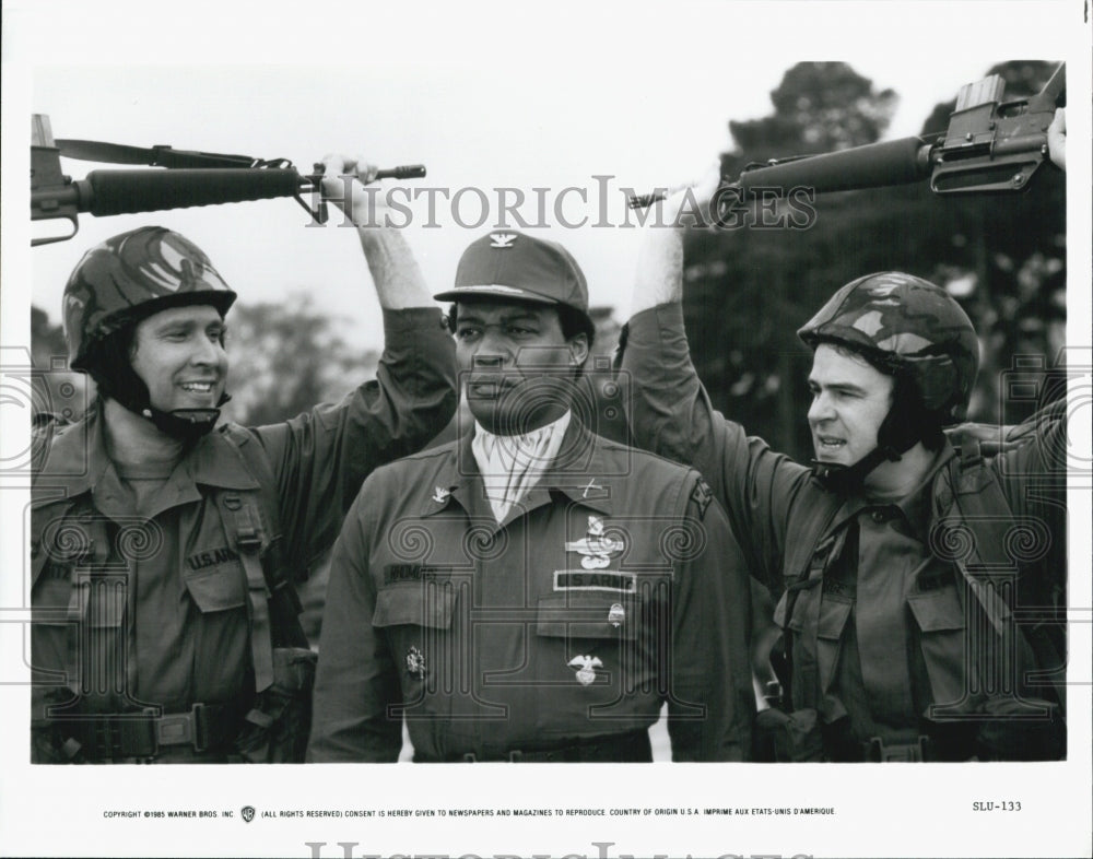 1985 Press Photo Actors Chevy Chase And Dan Akroyd in Spies Like Us  Warner Bros - Historic Images
