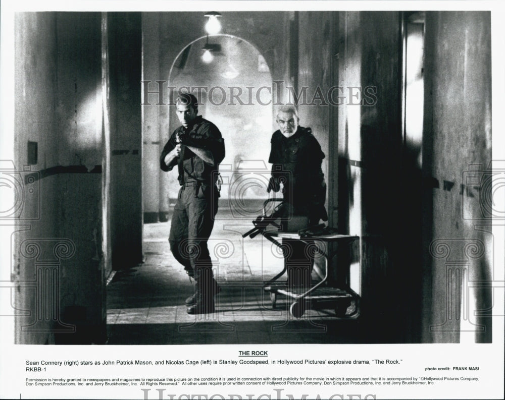 1996 Press Photo  Sean Connery & Nicolas cage in "The Rock" - Historic Images