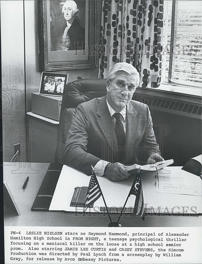 1980 Press Photo actor Leslie Nielsen in the film, Prom Night - Historic Images