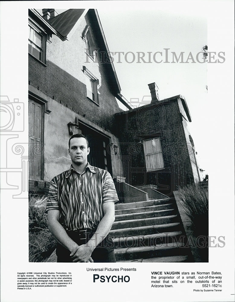 1998 Press Photo Actor Vince Vaughn as Norman Bates in "Psycho" Film - DFPG60325 - Historic Images