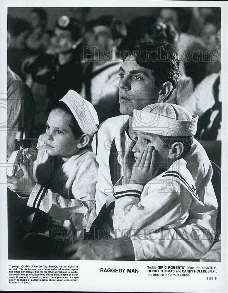 1981 Press Photo  PhotoEric RobertsH Thomas & C Hollis Jr in "Raggedy Man" - Historic Images