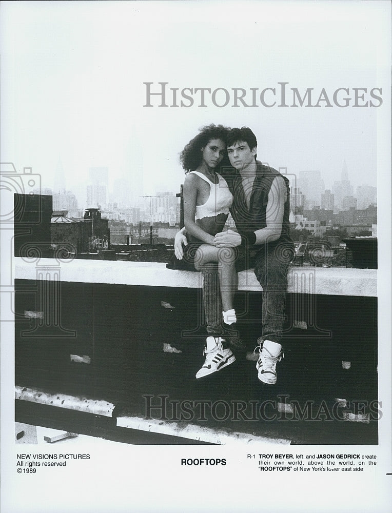 1989 Press Photo Actress Troy Beyer, Jason Gedrick in &quot;Rooftops&quot; Film - Historic Images