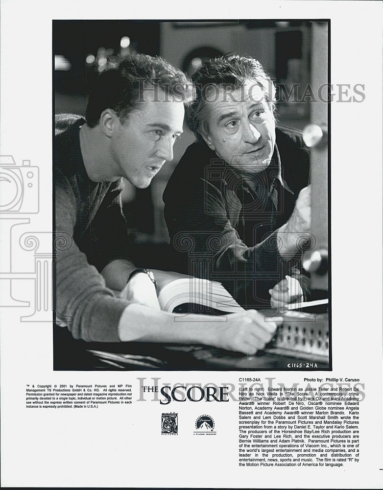 2001 Press Photo Actor Edward Norton, Robert De Niro in &quot;The Score&quot; Film - Historic Images