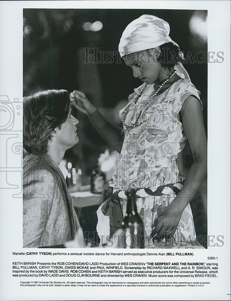 1987 Press Photo Cathy Tyson &amp; Bill Pullman in &quot;The Serpent And The Rainbow&quot; - Historic Images