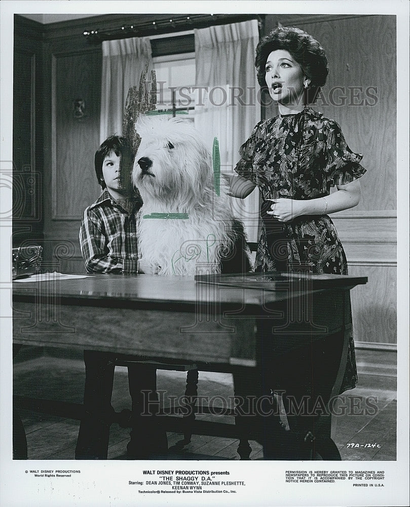 Press Photo Dean Jones, Shane Sinutko, Suzanne Pleshette in "The Shaggy D.A." - Historic Images