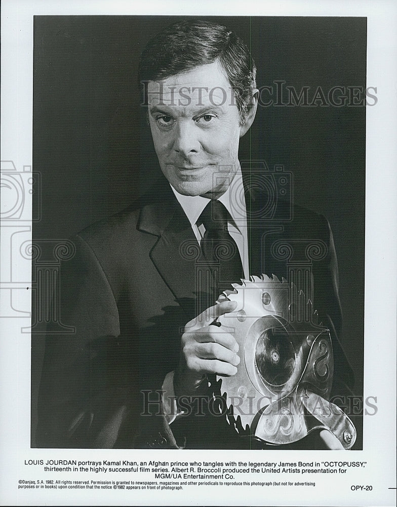 1982 Press Photo Louis Jourdan in "Octopussy" - Historic Images
