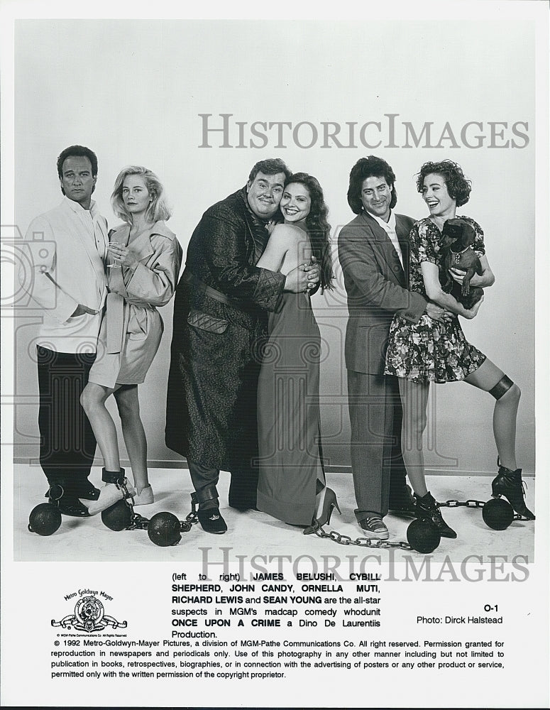 1992 Press Photo James Belushi and Cybill Shepherd  in "Once Upon A Crime" - Historic Images