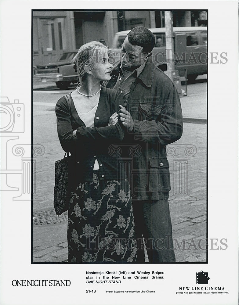 1997 Press Photo Natassja Kinski and Wesley Snipes in &quot;One Night Stand&quot; - Historic Images