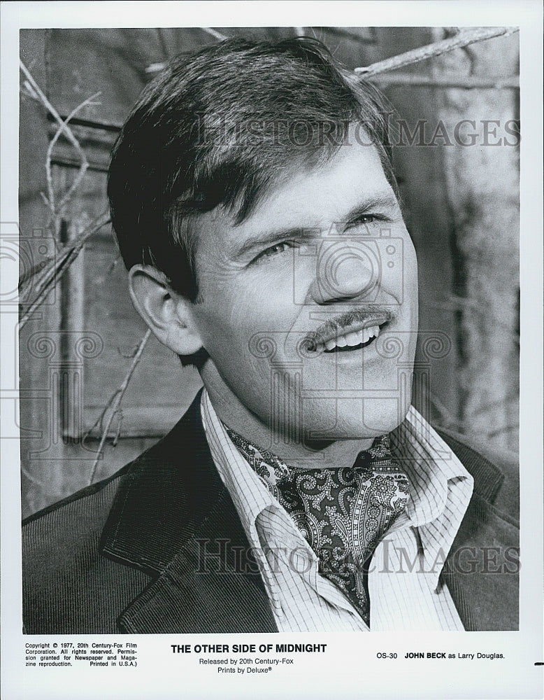 1977 Press Photo John Beck in &quot;The Other Side of Midnight&quot; - Historic Images