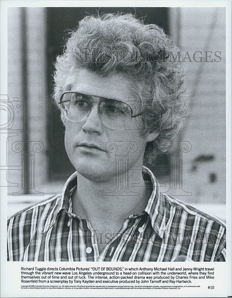 1986 Press Photo Richard Tuggle directs &quot;Out Of Bounds&quot; - Historic Images