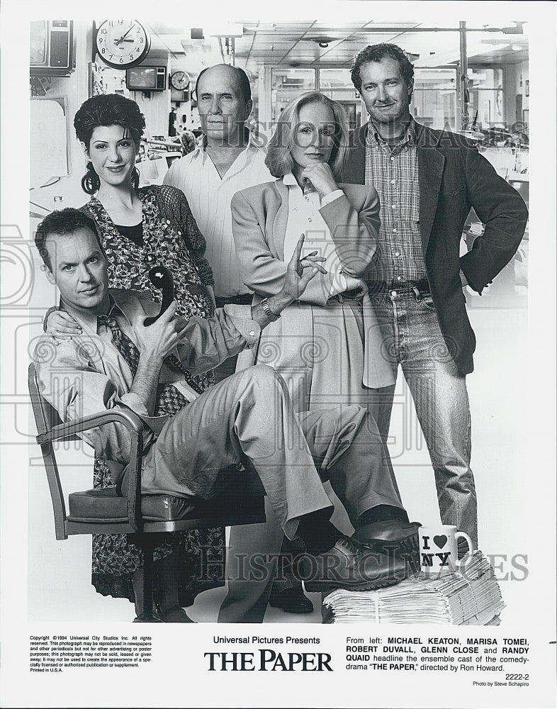 1994 Press Photo &quot;The Paper&quot; Michael Keaton,Marisa Tomei,Robert Duvall - Historic Images