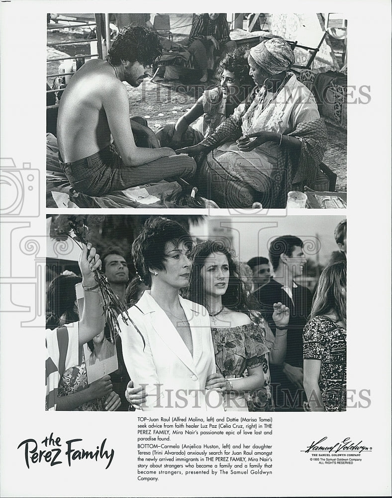 1995 Press Photo Anjelica Huston, Trini Alvarado in "The Perez Family" - Historic Images